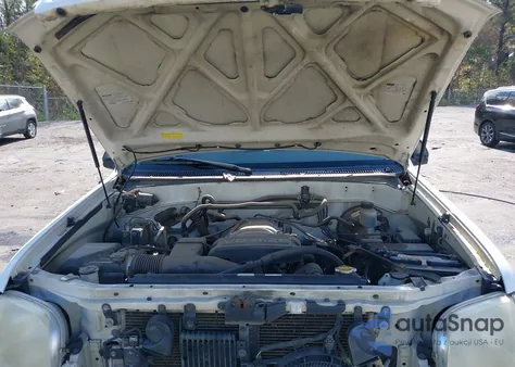 2004 Toyota Sequoia Sr5 V8 from USA, damaged, VIN 5TDZT34A54S220076